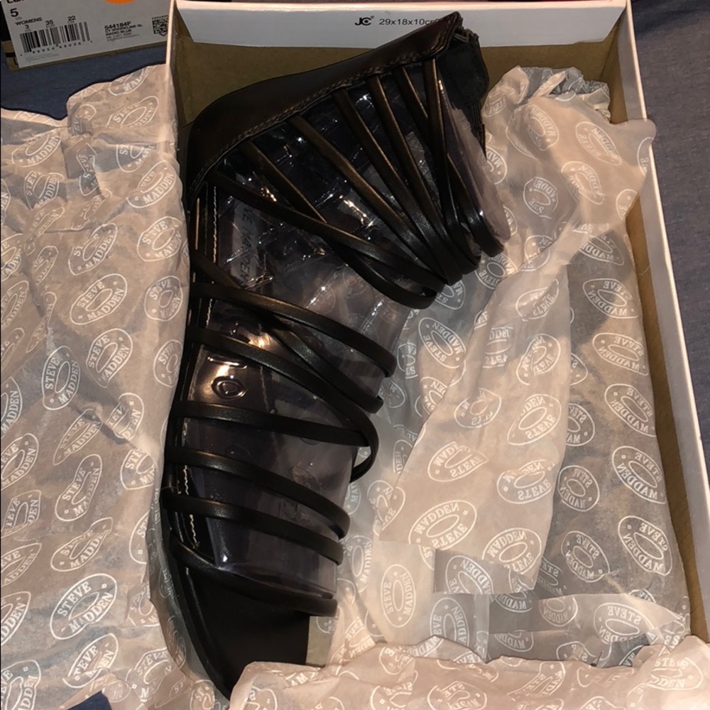 Steven Madden Jesus sandals